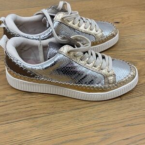 Womens never worn dolce vita 8.5